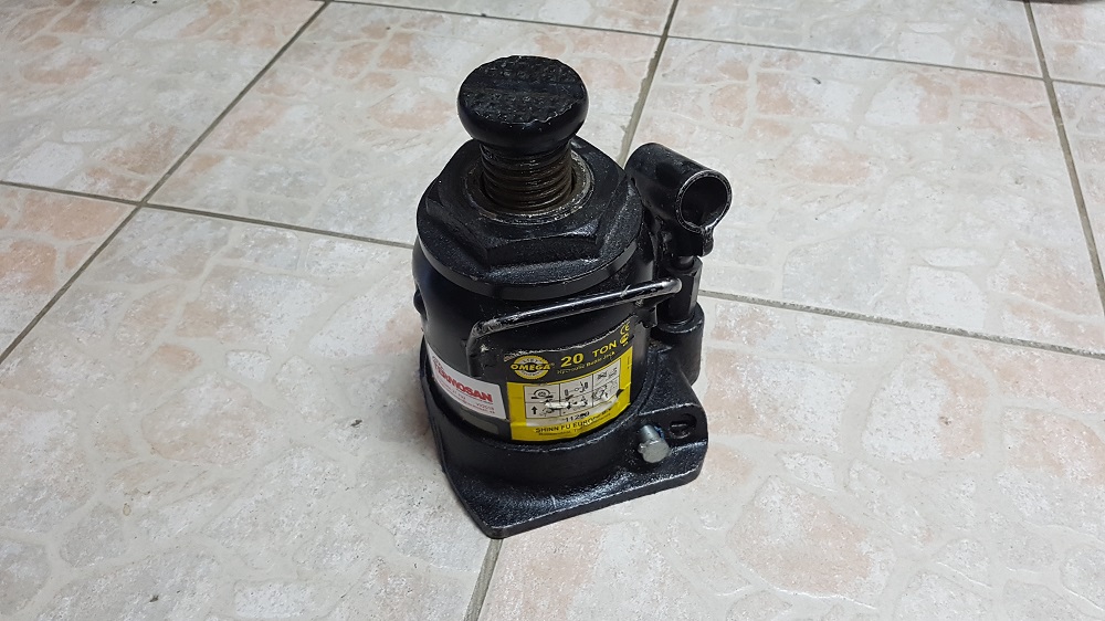 Hydraulický zdvihák 20t  Omega nízky (oprava)