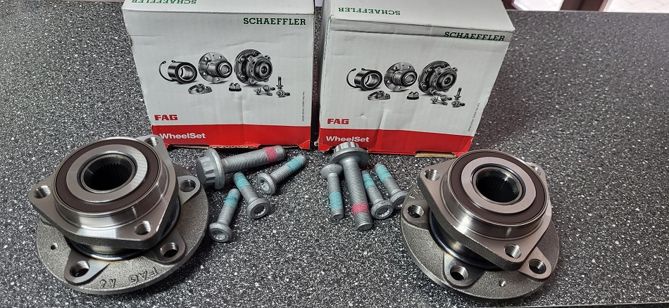 713610990 ložisko FAG sada