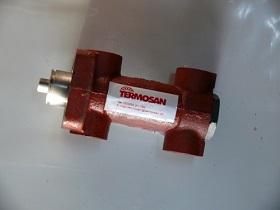 Vyrovnávač tlaku 4-vývodový s piestom (oprava)